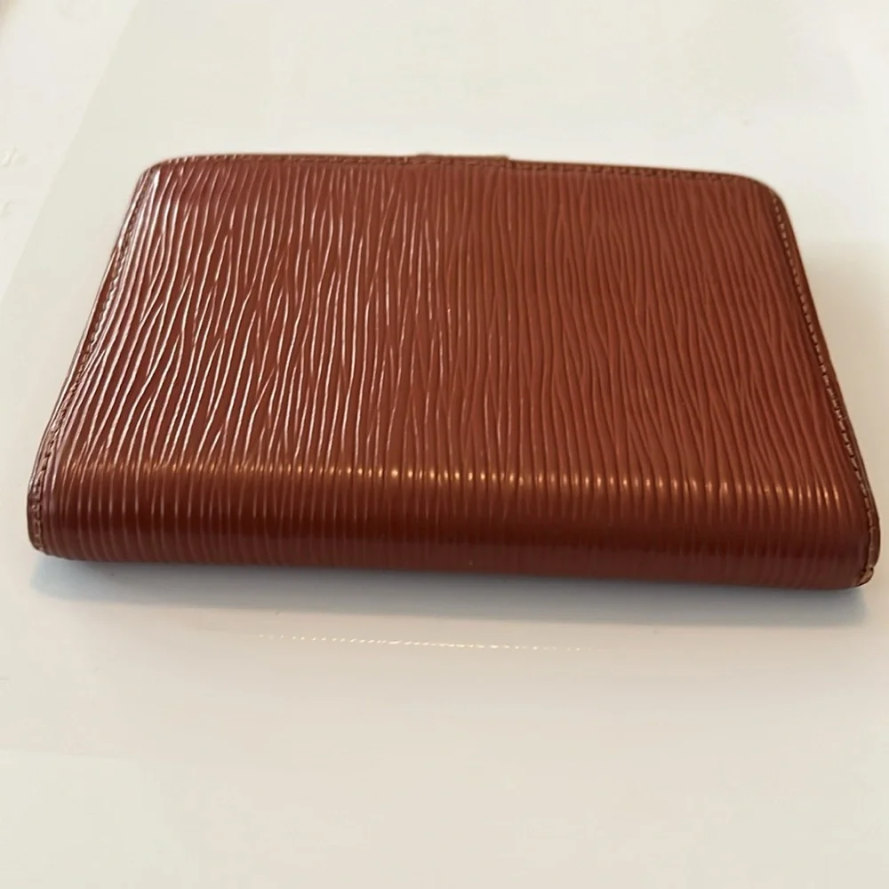 Louis Vuitton Epi Leather Brown Agenda Wallet Passport Holder with LV Stickers - Picture 13 of 14